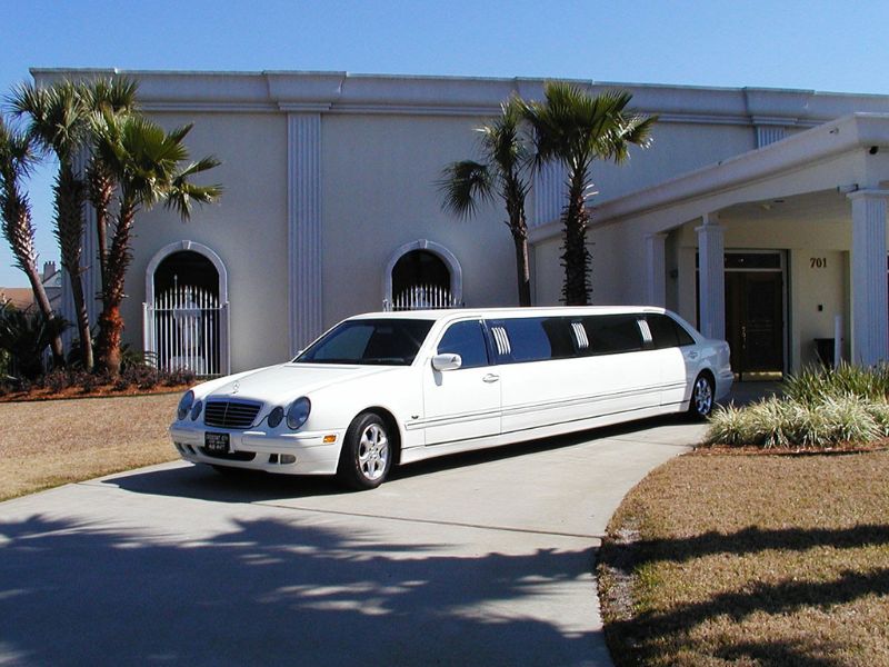 Luxury Limo Service Des Moines